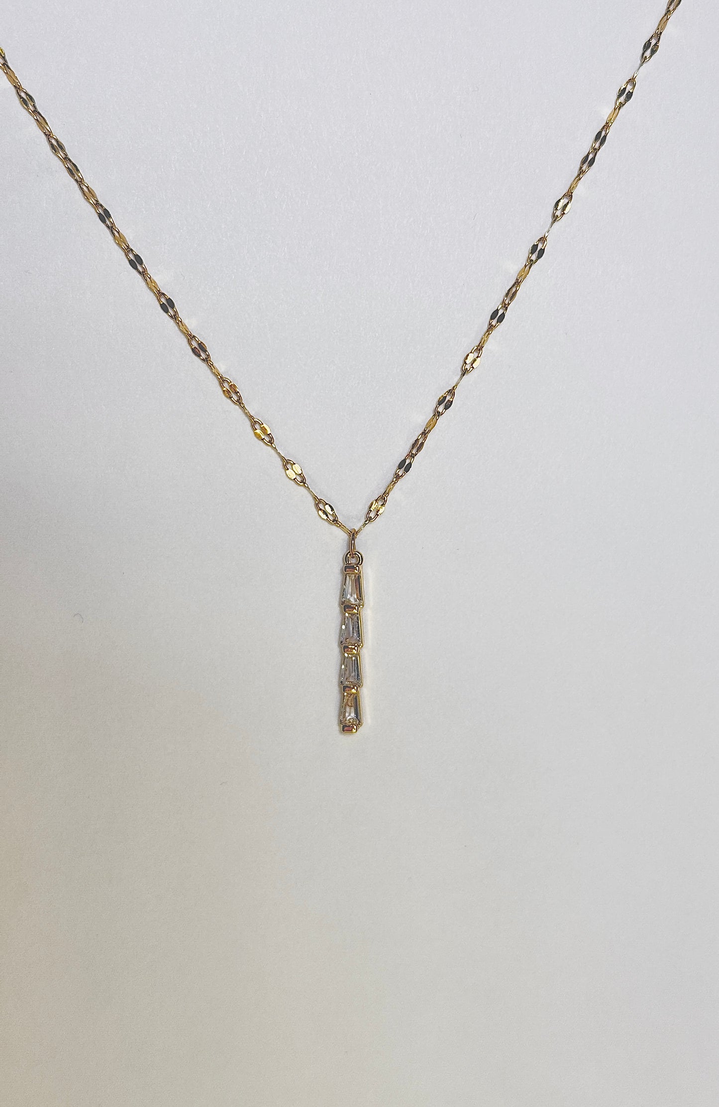 Lateral Crystal Necklace