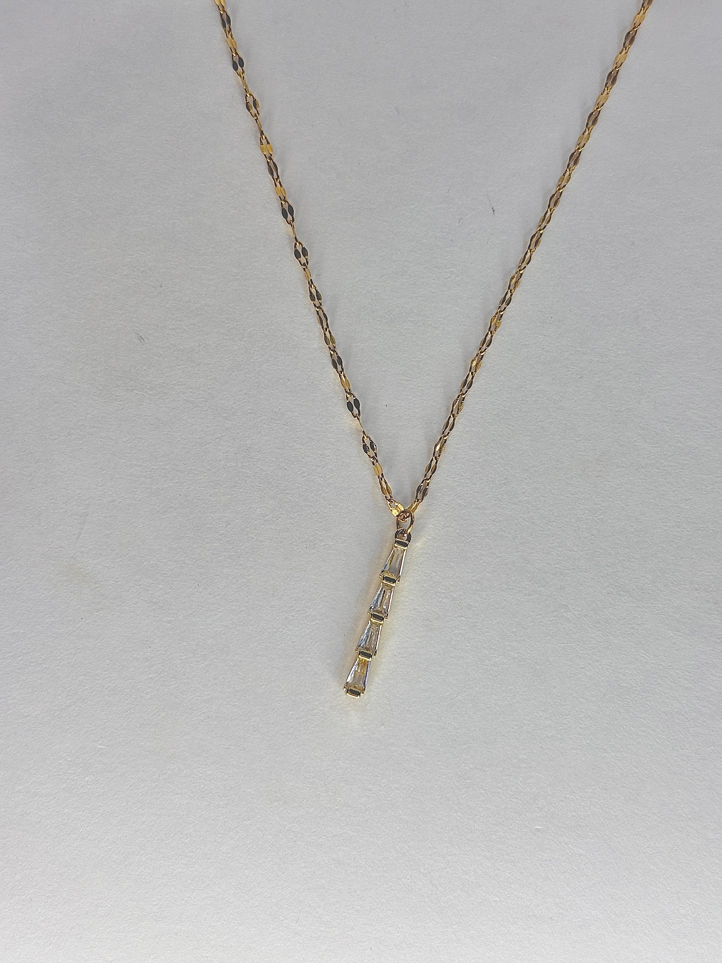 Lateral Crystal Necklace
