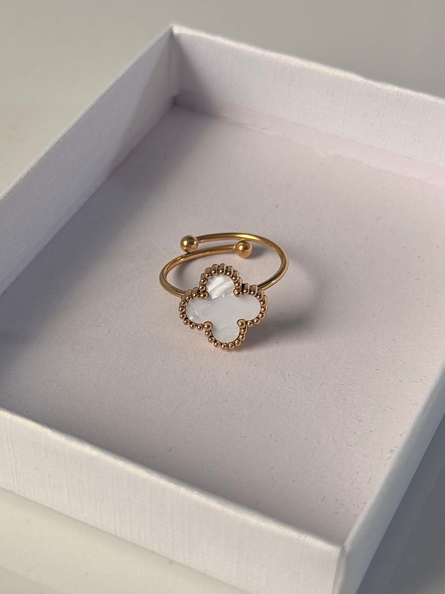 Clover Leaf Gift Set Necklace, Ring, and Earrings