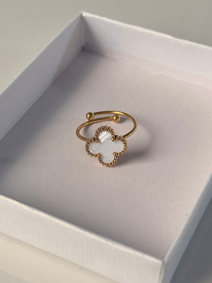 Clover Leaf Gift Set Necklace, Ring, and Earrings