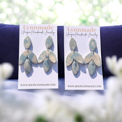 Dusty Blue & Sparkling White Marbled Bridal Earrings Set ￼