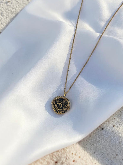 Lynnmade Jewelry reversible sun and moon pendant Necklace 